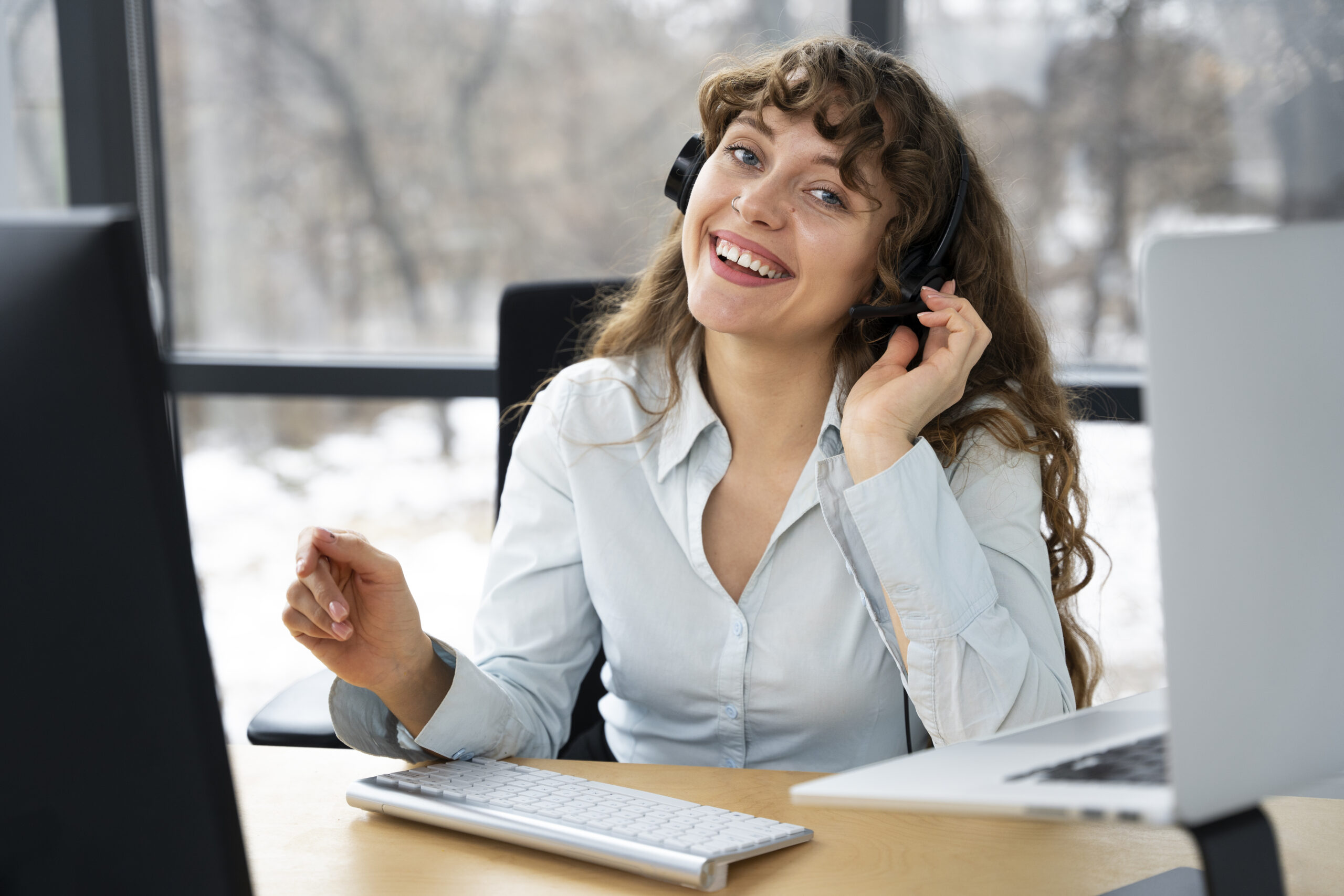 Easy Contacts White Label Anbieter macht Vertrieb für B2B Dienstleister 